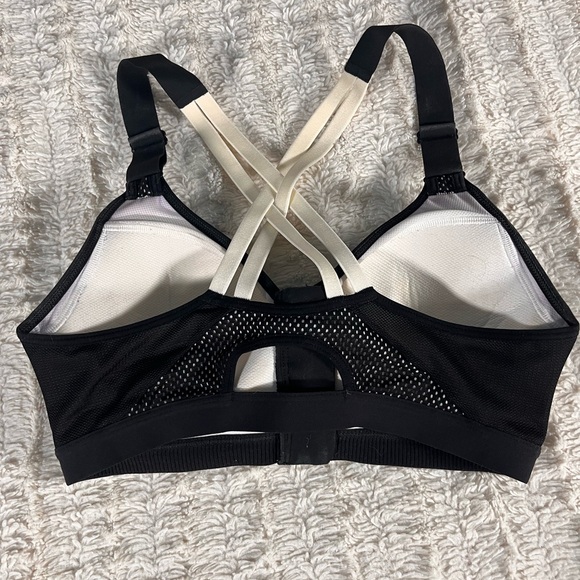 Victoria’s Secret Black Underwire Sports Bra 34B - Picture 2 of 3